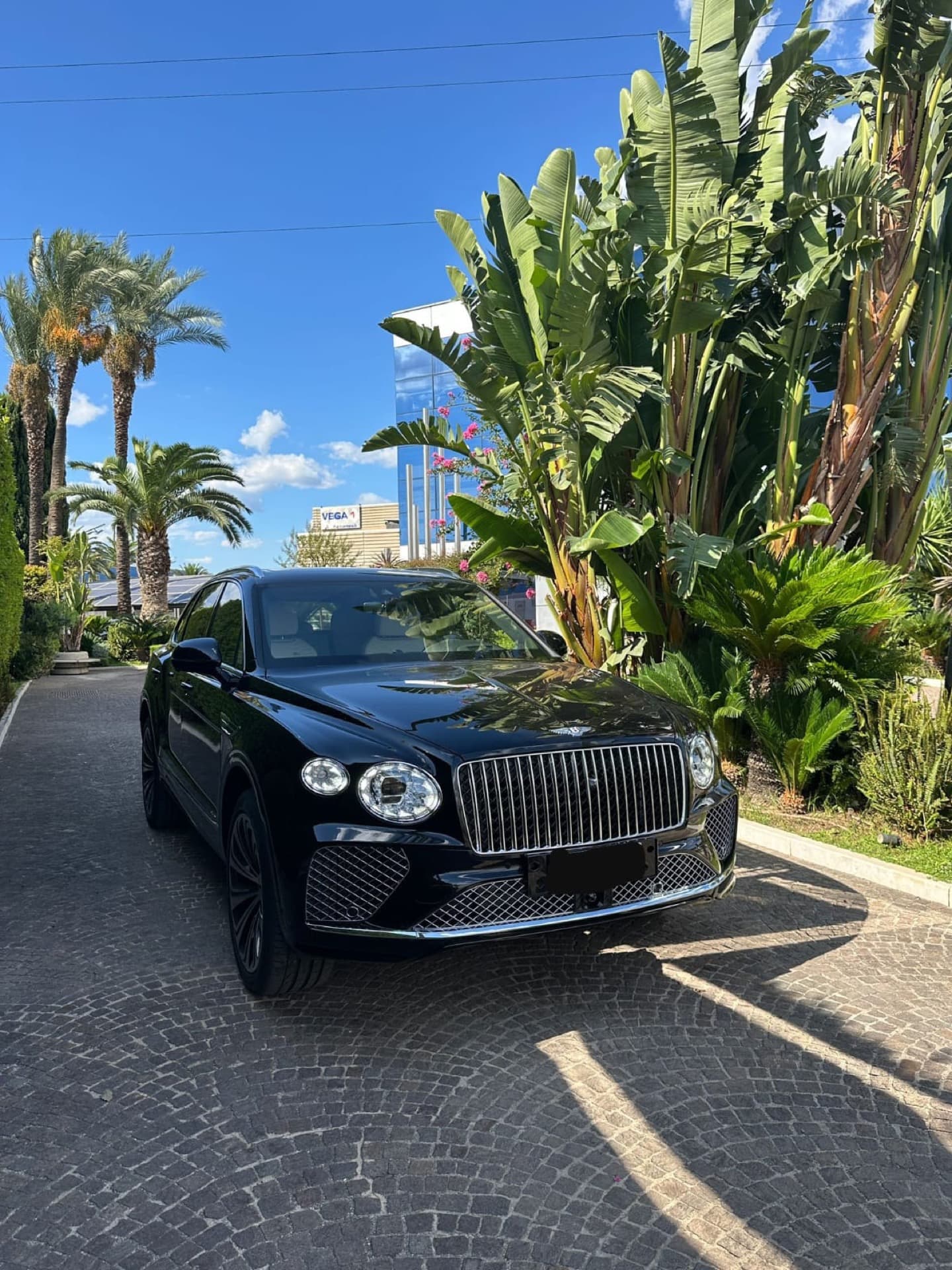 Bentley Bentayga — photo 3