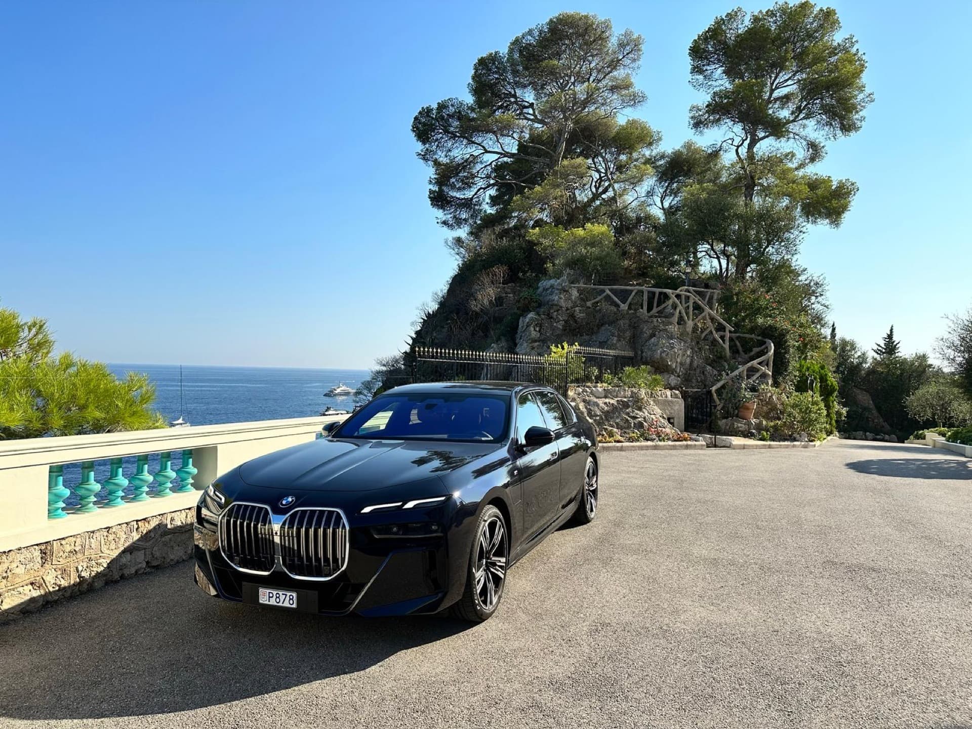 BMW 7 Series — photo 3