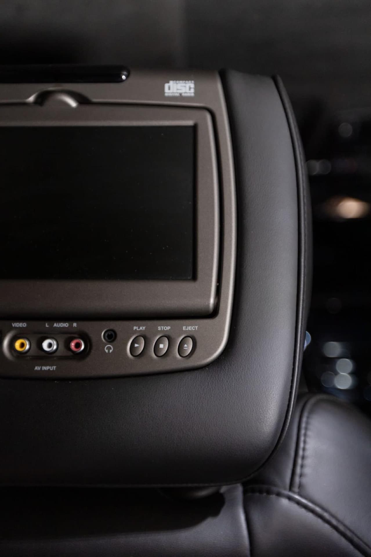 Cadillac Escalade ESV — photo 3