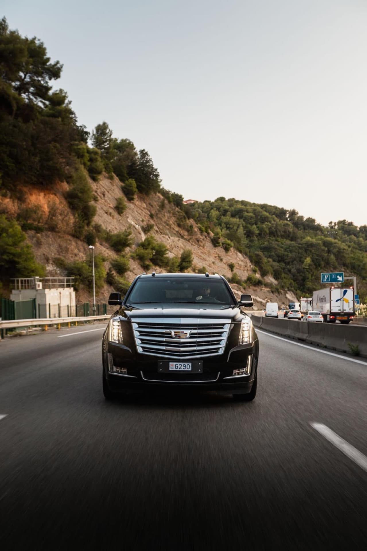 Cadillac Escalade ESV — photo 4