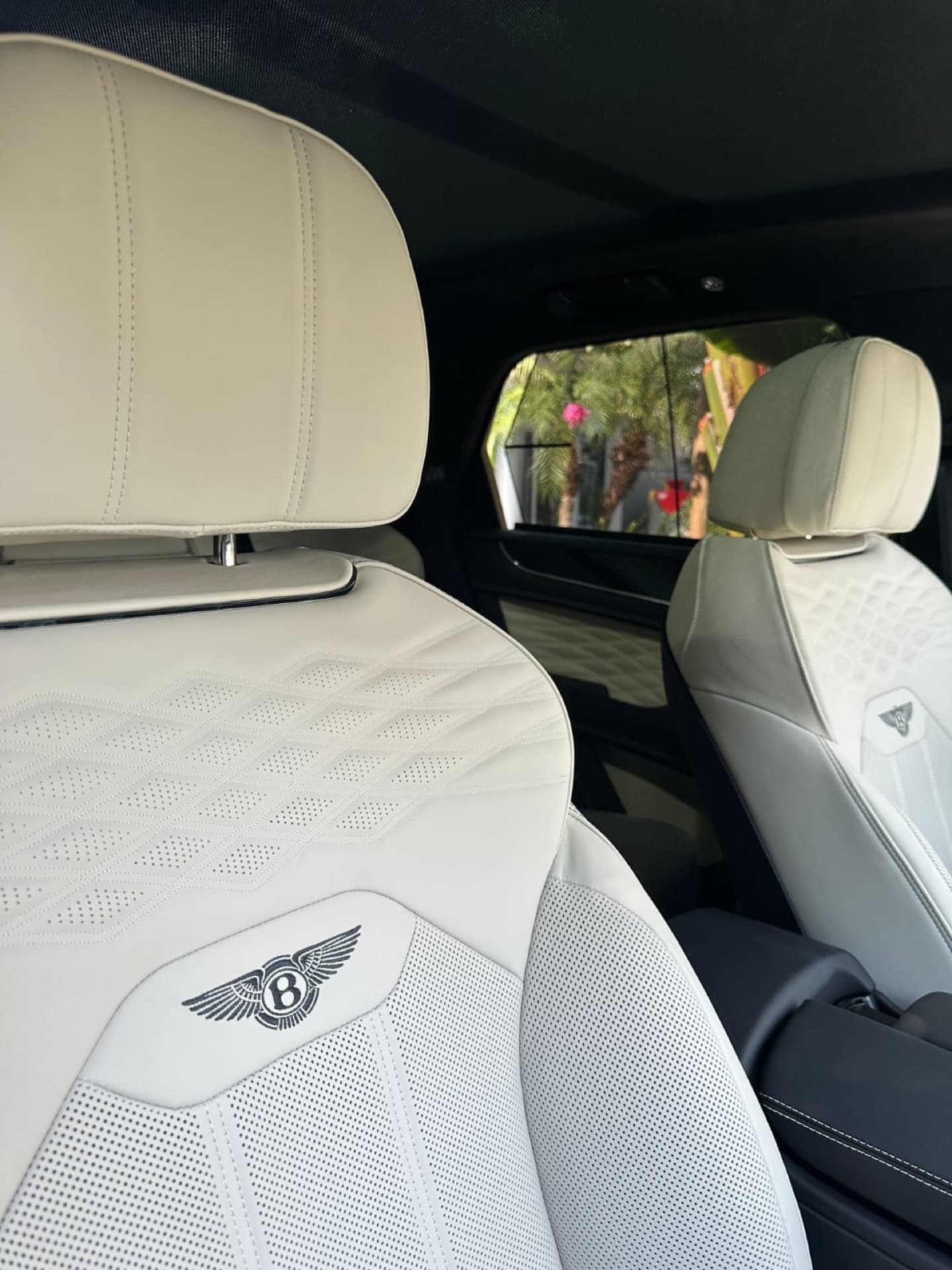Rolls-Royce Dawn — photo 3