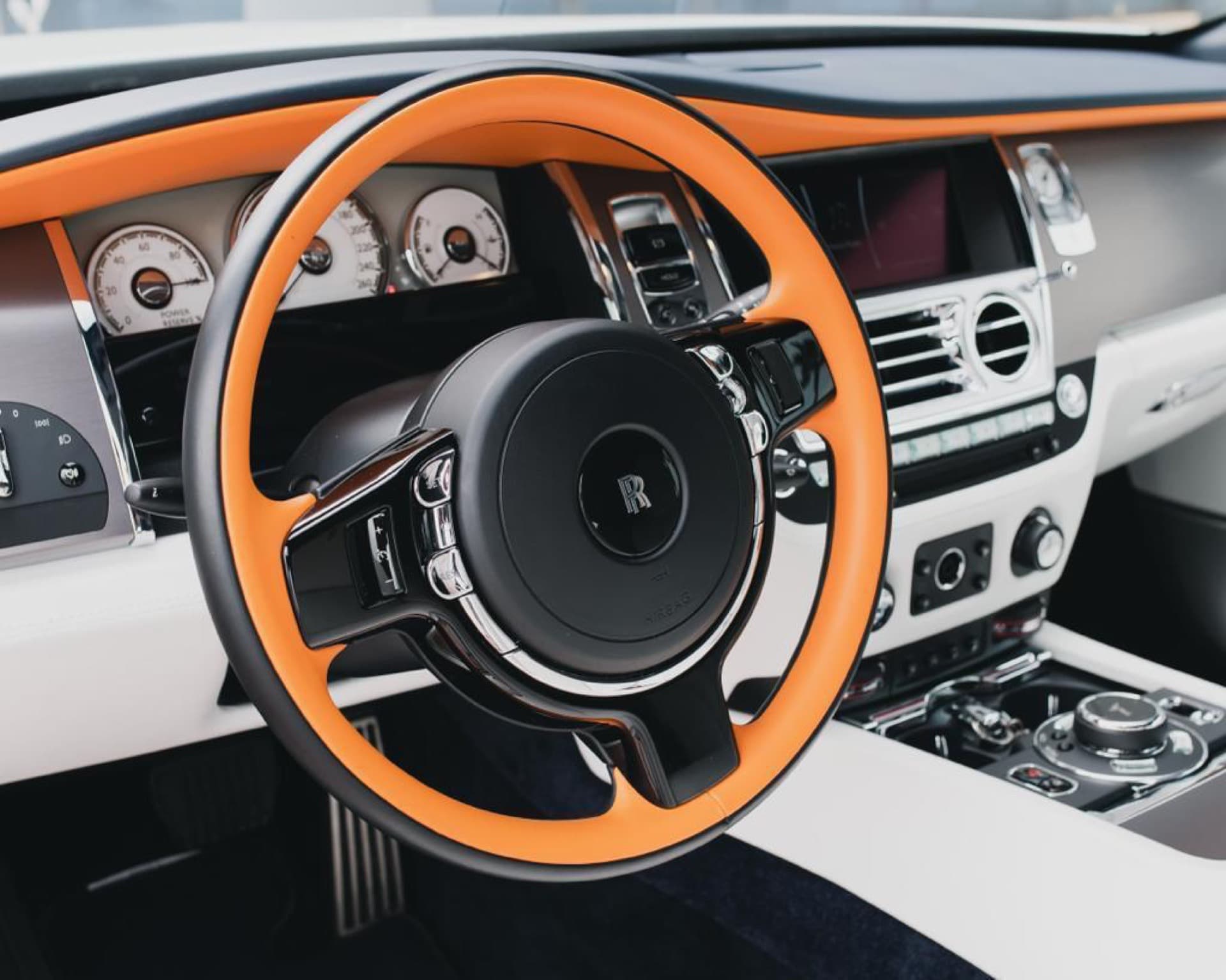 Rolls-Royce Dawn — photo 4