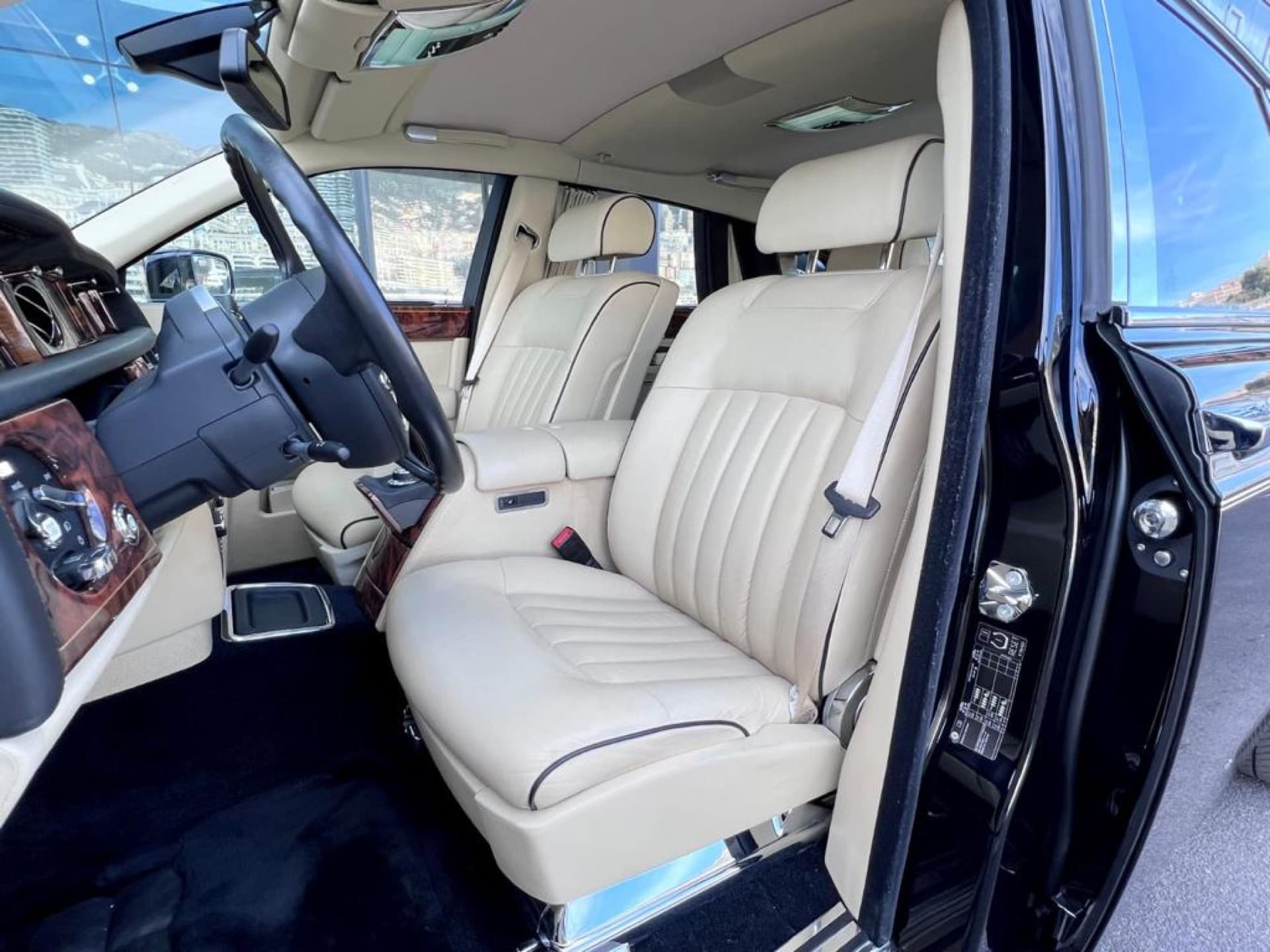 Rolls-Royce Phantom — photo 4