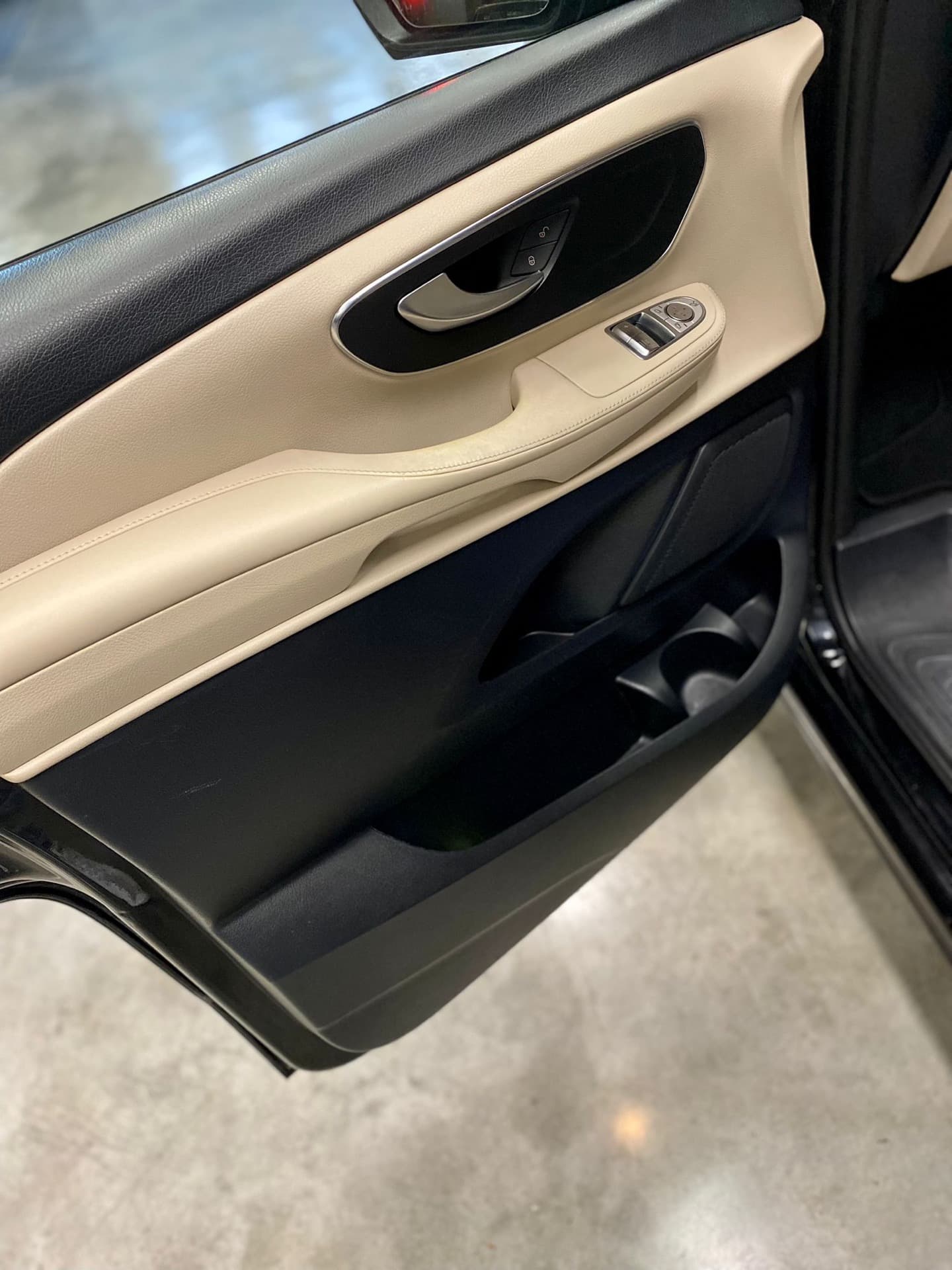 Mercedes-Benz V-Class — photo 3